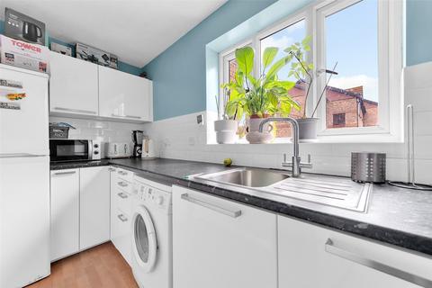 2 bedroom apartment for sale, Chalkstone Close, Welling, Kent, DA16