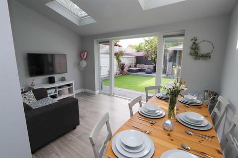 4 bedroom end of terrace house for sale, Roundel Drive, Leighton Buzzard