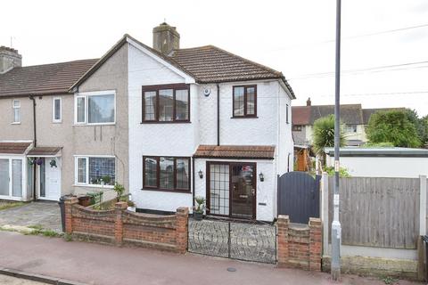 3 bedroom end of terrace house for sale, Beamway, Dagenham, Essex