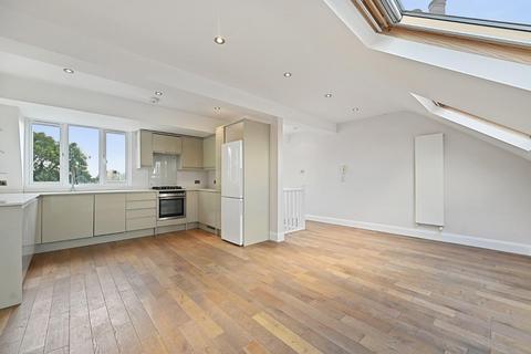 2 bedroom flat to rent, Findon Road, London, W12