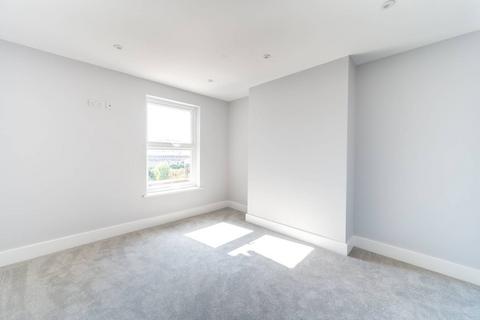 55 Waldo Road, London, NW10 6AU