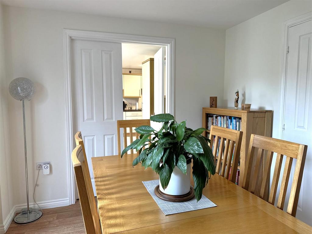 Dining Room Into Kitchen 426