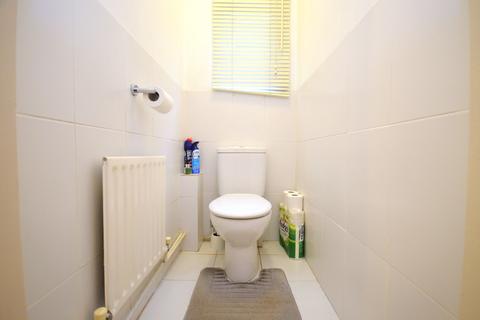 1 bedroom flat to rent, Maldon Road, London, W3 6SZ