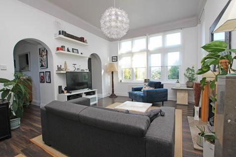 2 bedroom flat for sale, Blackwater Road, Eastbourne, BN20 7DH