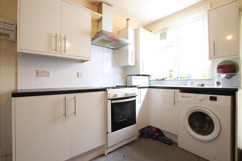 3 bedroom terraced house to rent, Strafford Road, Hounslow TW3