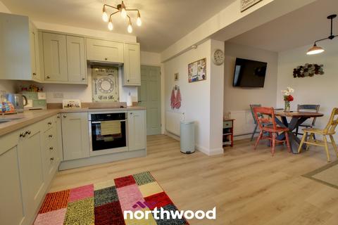 Fairfields Trundle Lane, Fishlake, Doncaster, DN7 5LN