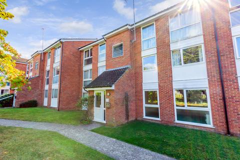 2 bedroom flat for sale, Hogarth Court, Springfield