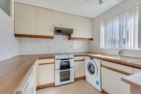 2 bedroom flat for sale, Hogarth Court, Springfield