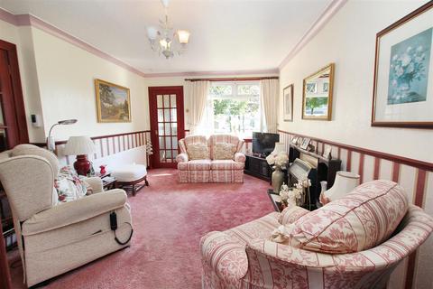 2 bedroom ground floor flat for sale, Moffat Court, Blackwood, Lanark