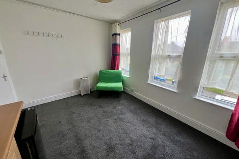 Studio to rent, Station Road, Kings Norton B30