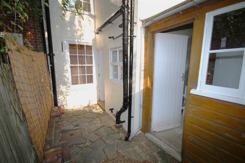 2 bedroom house to rent, Duck Lane, Canterbury