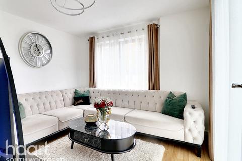 undefined, Queen Mary Avenue, South Woodford