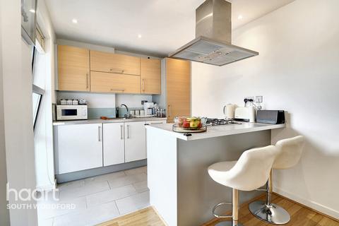 undefined, Queen Mary Avenue, South Woodford