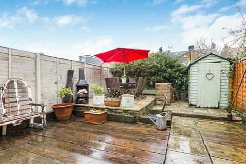 1 bedroom maisonette for sale, Birkbeck Road, Enfield