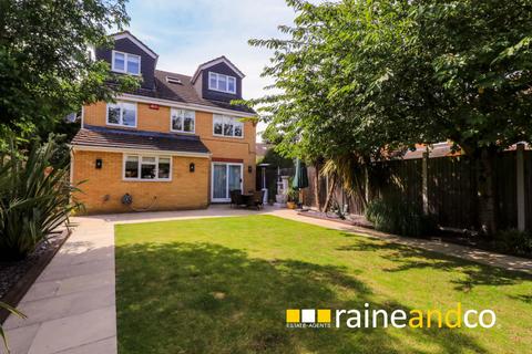 9 Lovering Road, Cheshunt, Waltham Cross, EN7 6WU