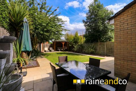 9 Lovering Road, Cheshunt, Waltham Cross, EN7 6WU
