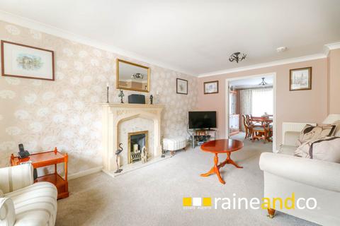9 Lovering Road, Cheshunt, Waltham Cross, EN7 6WU