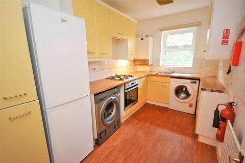 2 bedroom flat to rent, 100 Byegrove Road, Colliers Wood SW19