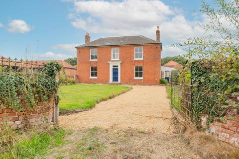 5 bedroom farm house to rent, Sharp Street, Catfield, NR29