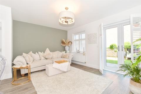 3 bedroom terraced house for sale, Kensett Avenue, Southwater, Horsham, West Sussex