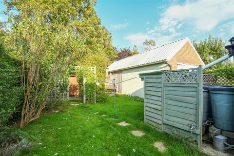 9 Whiterow Park, Trowbridge, BA14 0EG
