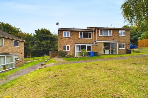 2 bedroom maisonette to rent, Old Parr Close, Banbury OX16