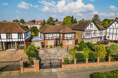 4 bedroom detached house for sale, The Ridgeway, North Chingford