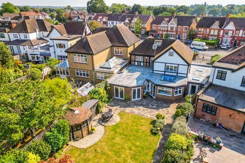 4 bedroom detached house for sale, The Ridgeway, North Chingford