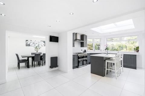 108 The Ridgeway, London, E4 6PU