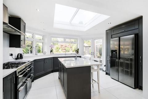 108 The Ridgeway, London, E4 6PU