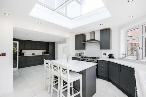108 The Ridgeway, London, E4 6PU