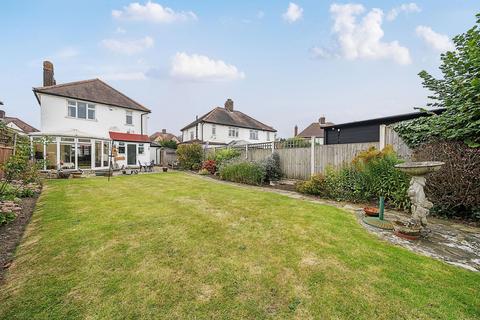 4 bedroom detached house for sale, Castleford Avenue, London SE9