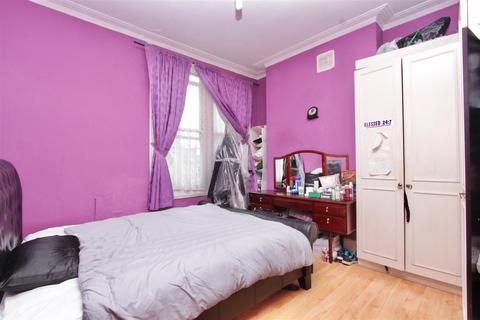 3 bedroom flat for sale, Forburg Road, London N16