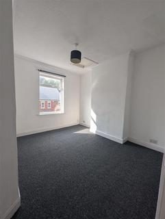 3 bedroom end of terrace house to rent, Cardiff Street,Pennfields