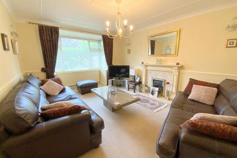 4 bedroom detached house for sale, Louth Road, Holton-Le-Clay, Grimsby