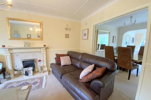 undefined, Louth Road, Holton-Le-Clay, Grimsby