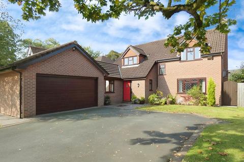 4 bedroom detached house for sale, Bradwall Road, Sandbach