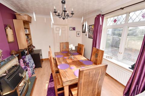 4 bedroom terraced house for sale, Lindisfarne Road, Corby NN17