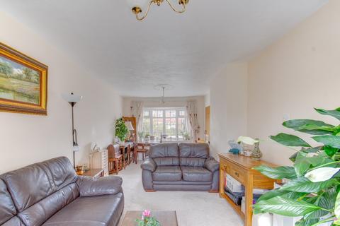 92 Colesbourne Road, Solihull, B92 8LF