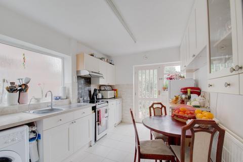 92 Colesbourne Road, Solihull, B92 8LF