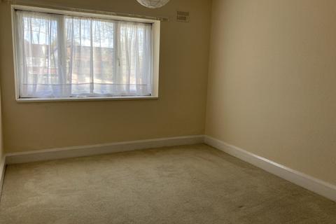 2 bedroom flat to rent, Petersfield Court, Stratford Road, Hall Green B28