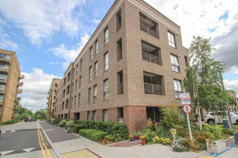 2 bedroom flat for sale, Adenmore Road, Catford, London, SE6