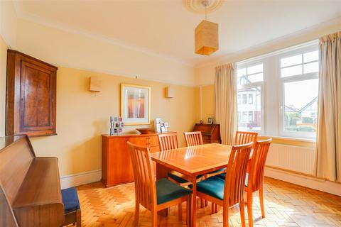 8 Bishops Road, Whitchurch, Cardiff, CF14 1LZ