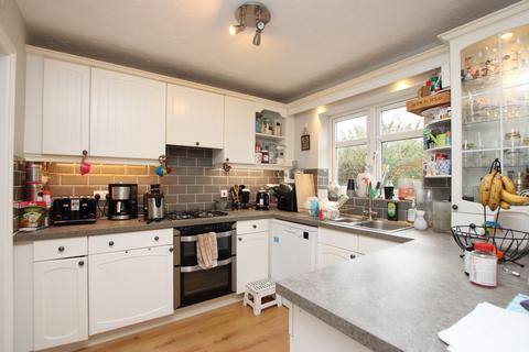 3 bedroom detached house for sale, Thurston Drive, Kettering NN15