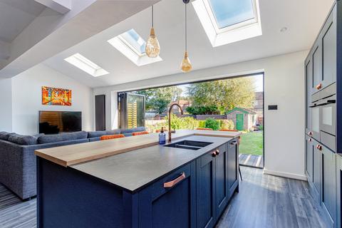4 Aldermere Crescent, Urmston, Manchester, M41 8UF
