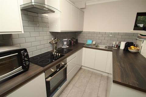 2 bedroom flat to rent, Hales Park, Hemel Hempstead