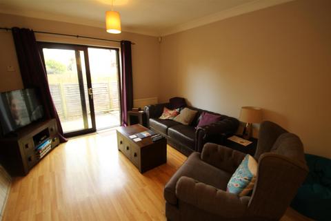 2 bedroom flat to rent, Hales Park, Hemel Hempstead