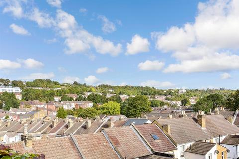 5 bedroom terraced house for sale, Victoria Road, Chatham, Kent