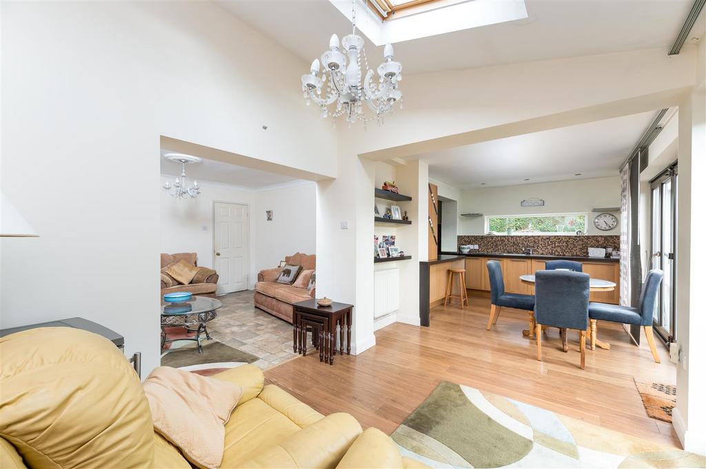 Living Dining Area