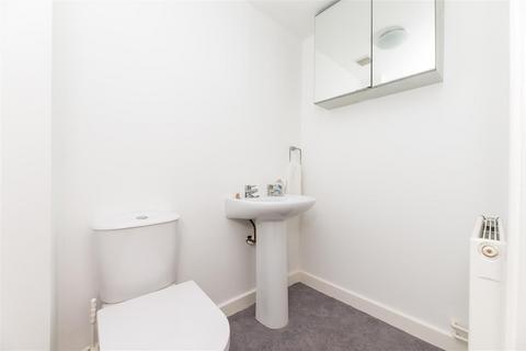 34 The Oval, Otley, LS21 2EE